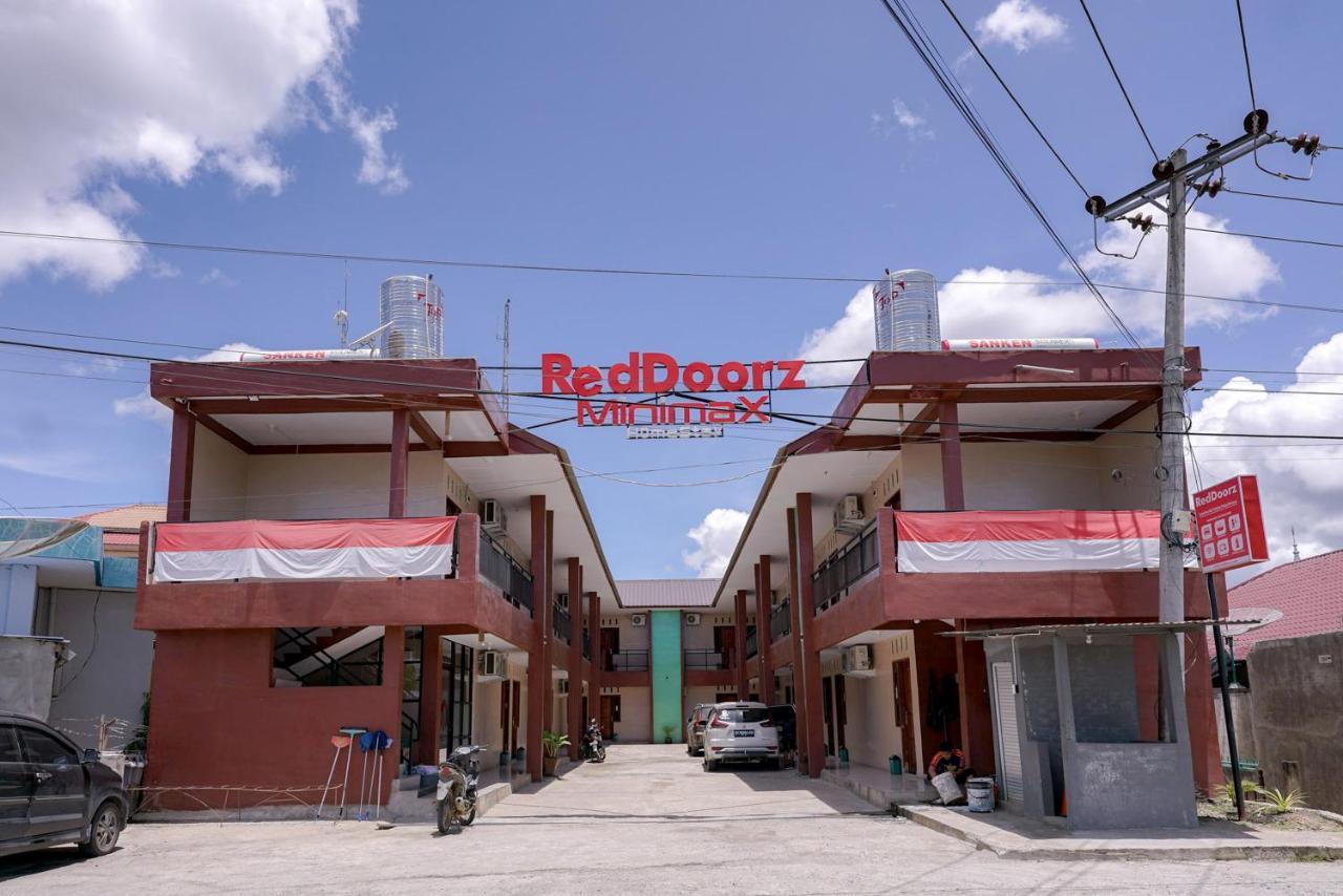 Отель Reddoorz Syariah Near Bukit Teletubbies Padangsidempuan Экстерьер фото