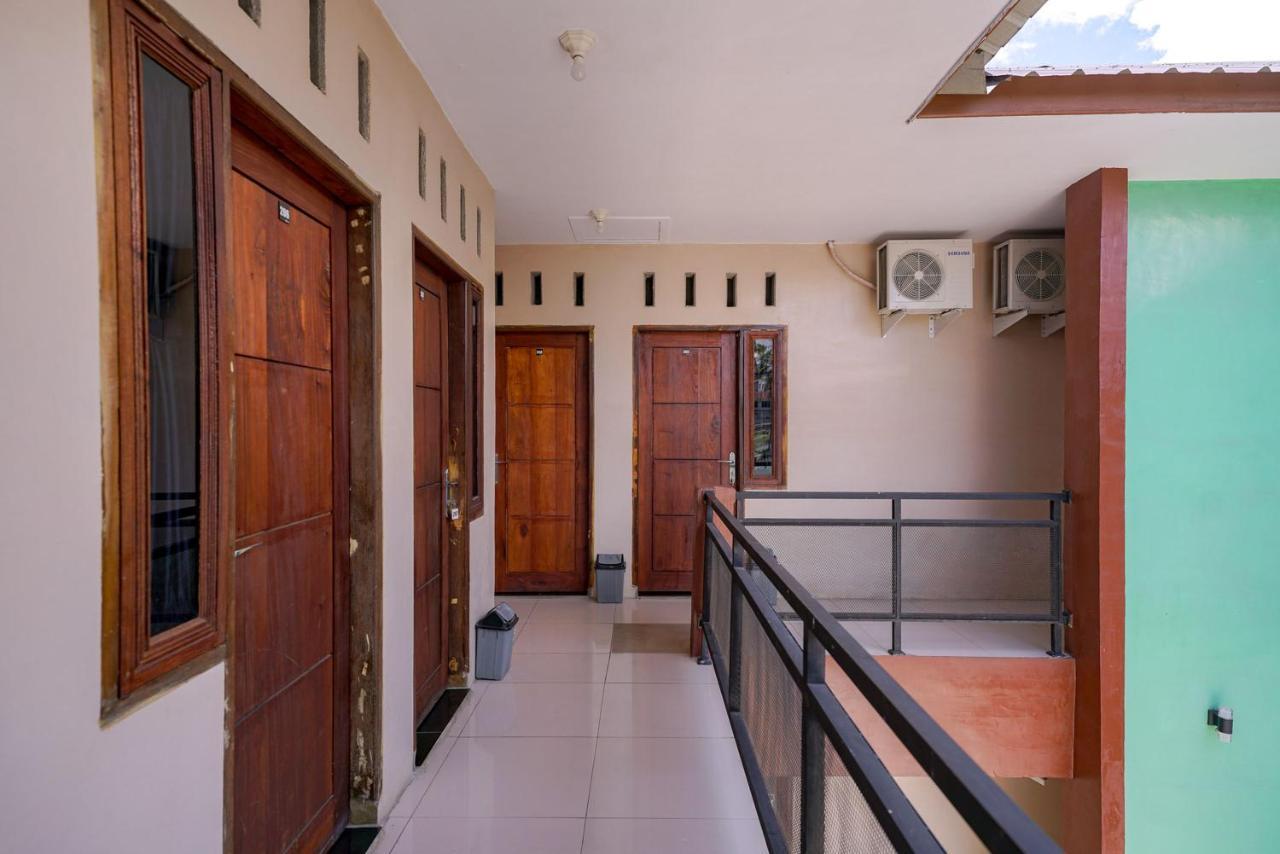 Отель Reddoorz Syariah Near Bukit Teletubbies Padangsidempuan Экстерьер фото